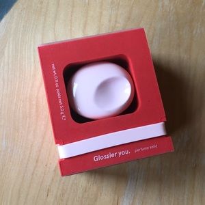 DISCONTINUED 🥀 Glossier You Solid